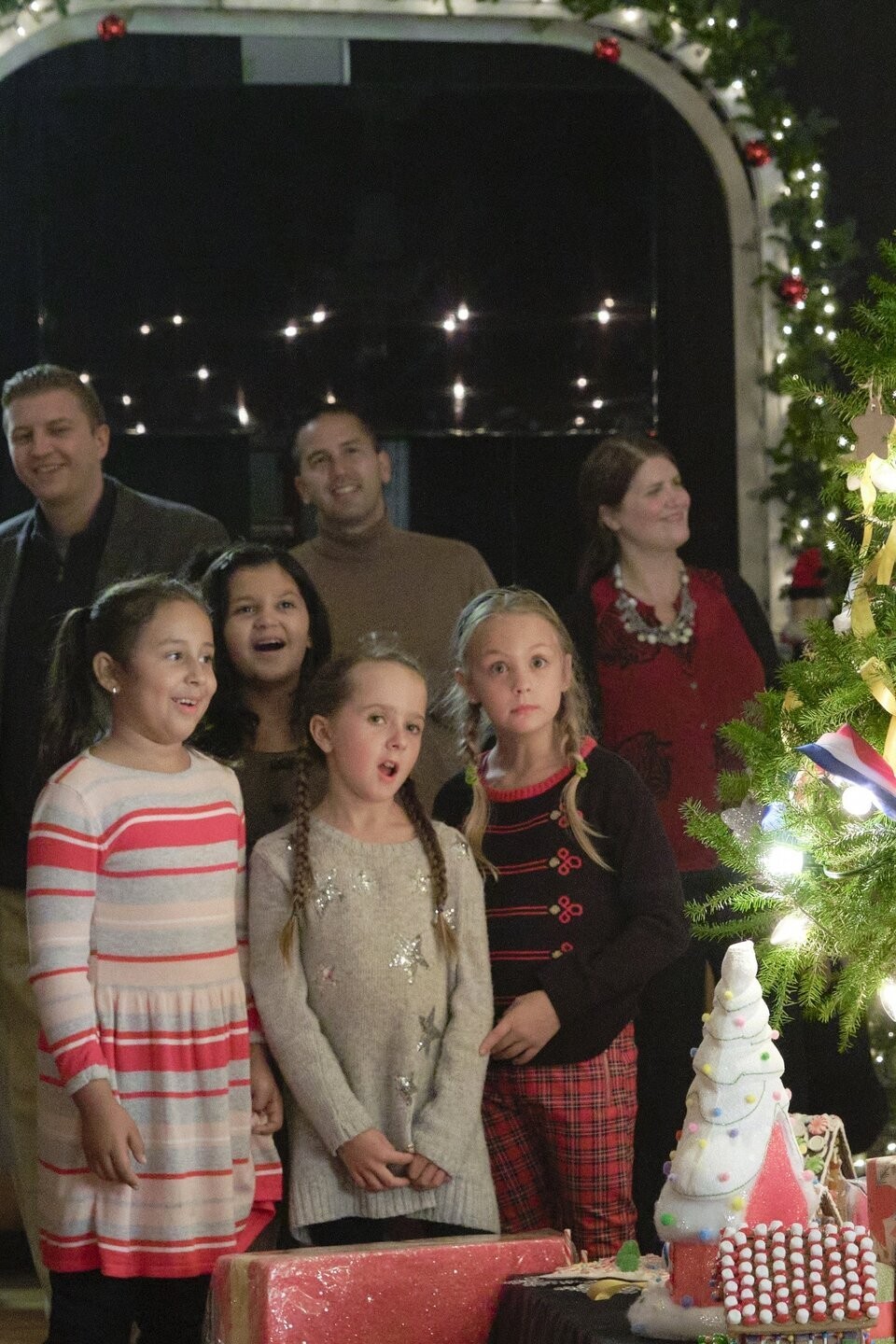 never kiss a man in a christmas sweater hallmark cast